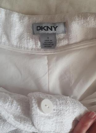 Элегантные белые шорты от dkny3 фото