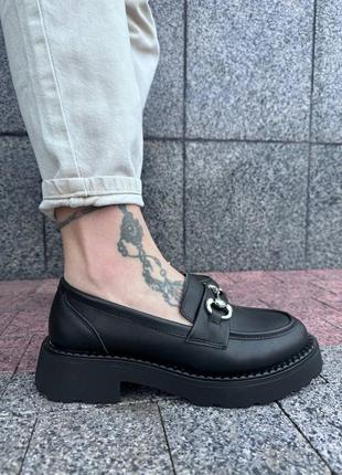 Черные женские лоферы туфли на высокой подошве утолщенной из натуральной кожи кожаные лоферы туфли