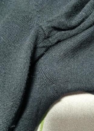 Черный пуловер с глубоким декольте 100% шерсть р. m, от s.oliver6 фото