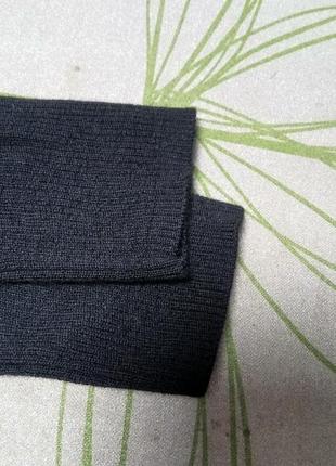 Черный пуловер с глубоким декольте 100% шерсть р. m, от s.oliver7 фото