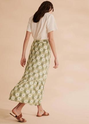 2024 юбка миди marks&spencer длинная зеленая юбка с цветочным принтом хаки ромашка4 фото