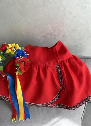 Спідниця червона під вишиванку (розмір 128-134) і український вінок.2 фото