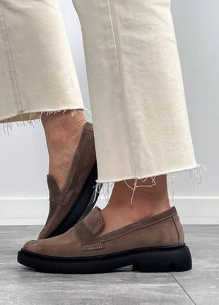 Бежеві моко жіночі лофери туфлі з натуральної замші замшеві лофери
