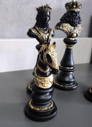 Смоляные статуэтки фигурки шахматные3 фото