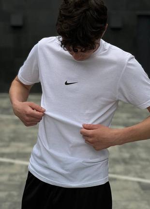 Мужская футболка nike белая с логотипом