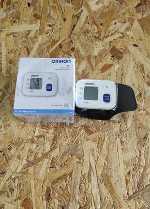 Автоматичний тонометр omron rs1 на зап'ястку3 фото