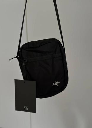 Месенджер arcteryx чорного кольору3 фото