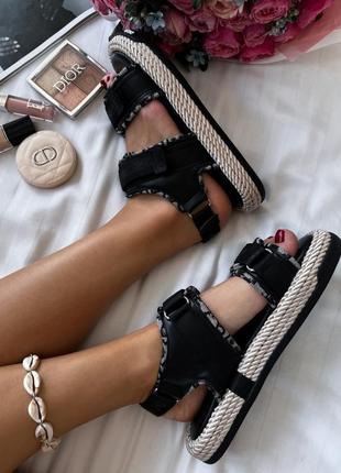 Шикарные женские сандали босоножки в стиле christian dior sandals black logo чёрные5 фото