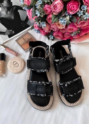 Шикарные женские сандали босоножки в стиле christian dior sandals black logo чёрные1 фото