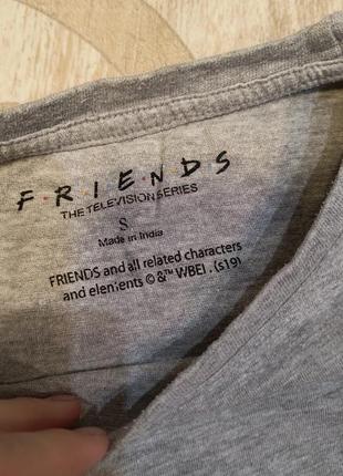 Коротенькая футболка friends3 фото