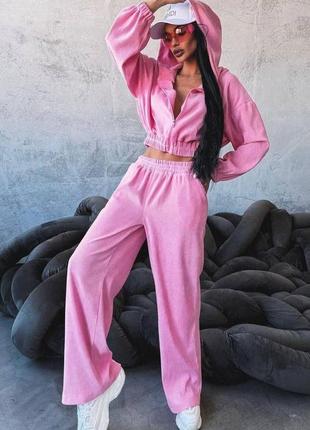 Костюм спортивный женский укороченная кофта с капишоном на молнии брюки свободного кроя с карманами качественный стильный трендовый розовый графитовый