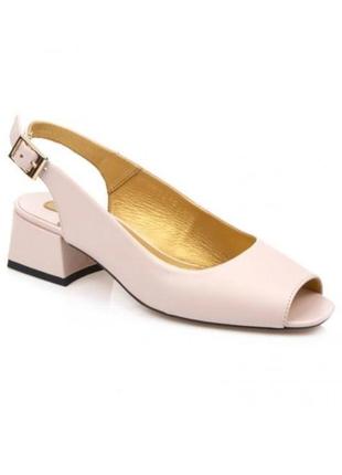 Женские кожаные босоножки 38 г.