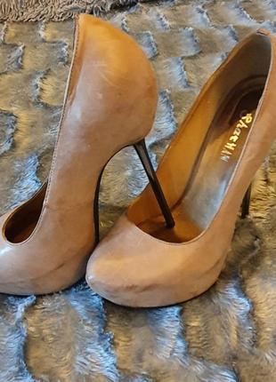 Повністю шкіряні туфлі ( шкіра натуральна всередині і зовні)