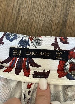 Легкие брюки zara m белые в цветы10 фото
