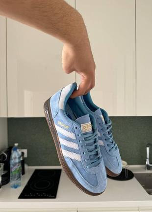 Женские кроссовки замшевые голубые spezial handball light blue