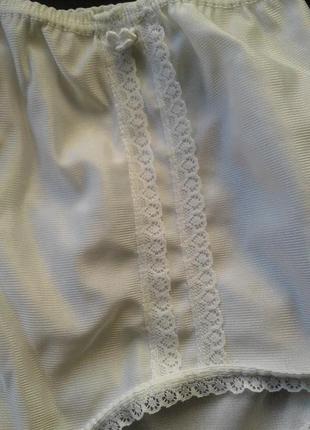 Полупрозрачные нейлоновые белые женские трусики с узким кружевом батал made in great britain4 фото