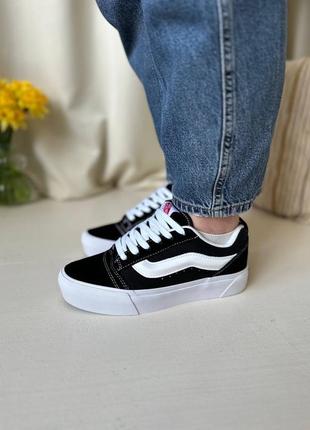 Жіночі кеди чорні vans knu skool black white platform