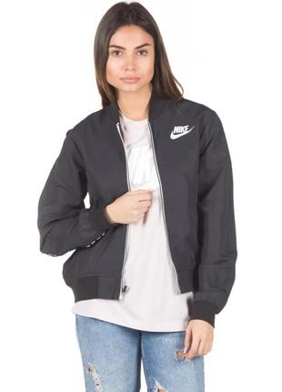 Nike w nsw av15 jkt

бомбер1 фото