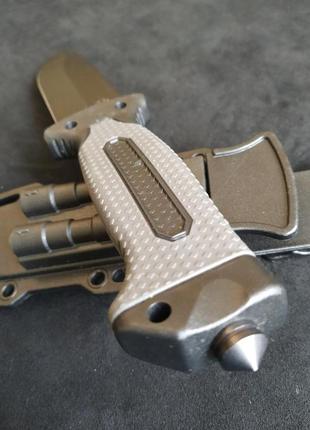 Надежный тактический нож с кресалом и компасом. качественный боевой армейский ножик.