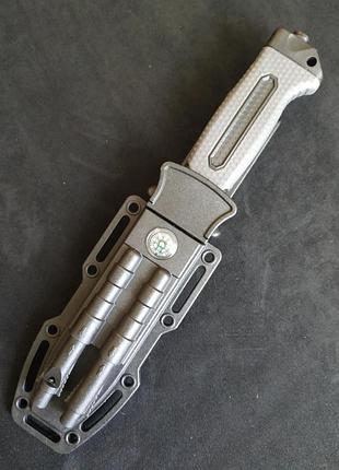 Надежный тактический нож с кресалом и компасом. качественный боевой армейский ножик.