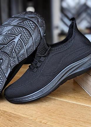 Мужские кроссовки черного цвета легкие ноские удобные