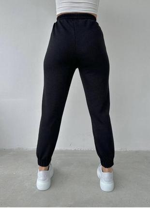 Спортивные женские брюки в рубчик джоггеры на высокой посадке с карманами качественные базовые черные бежевые3 фото