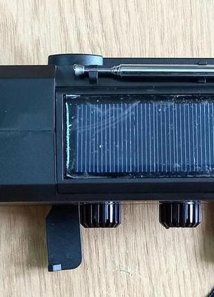 Фонарь, светильник, радиоприемник am/fm/noaa, ручной генератор, солнечная панель,...