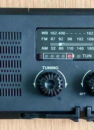 Фонарь, светильник, радиоприемник am/fm/noaa, ручной генератор, солнечная панель,...