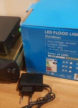 Прожектор ліхтар outdoor led w808 100w світлодіодний від акумуляторних батарей4 фото