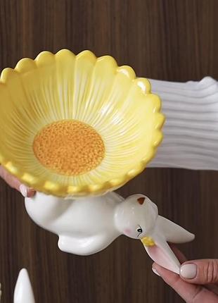 Фруктовница керамическая кролик с цветком, 20 см