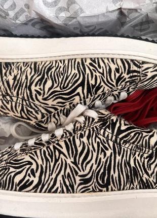 Женские сникерсы