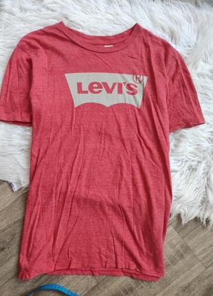 Крута футболка levi's розмір м