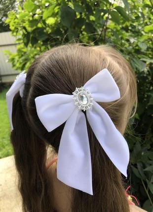 Бантики оксамитові, білі бантики з оксамиту, резинки на 1 вересня, велюрові банти