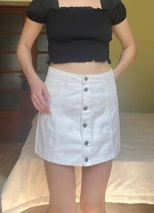 Стильная короткая джинсовая юбка юбка на пуговицах2 фото