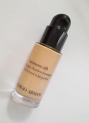 Тональний флюїд armani luminous silk # 5.1