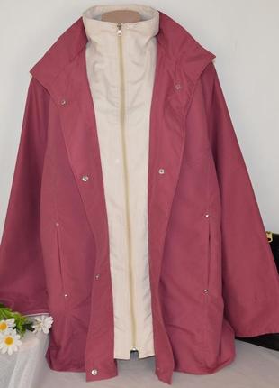 Брендовая демисезонная куртка на молнии с капюшоном и карманами gabriella vicenza этикетка3 фото