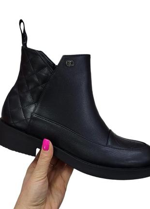 Женские демисезонные ботинки из натуральной итальянской кожи черные 941609
