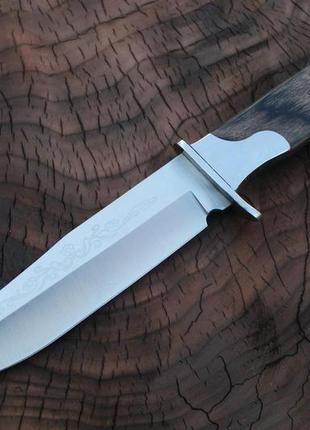 Охотничий нож с чехлом, коричневая рукоятка