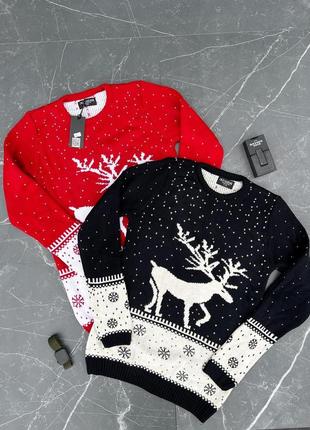 Новогодний свитер мужской с принтом красный