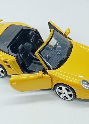 Машинка автосвіт "porsche 911 turbo cabriolet" 1:24 желтая ap-1932