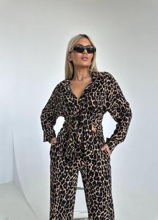 Женский брючный легкий стильный леопардовый костюм двойка рубашка и штаны на лето весну ткань креп жатка3 фото