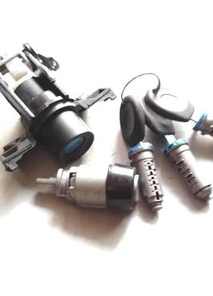 Личинки замков комплект амулет, chery amulet a11-8cb6105h3, a11-8cb6105h4