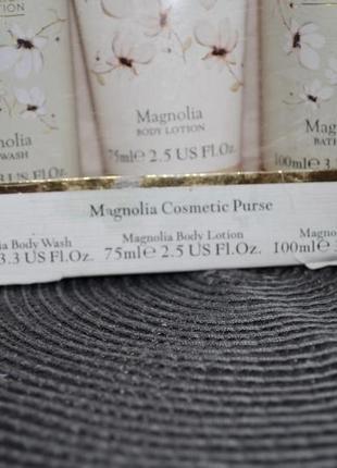 Набор косметичка с тремя средствами для ванны the garden collection magnolia cosmetic5 фото