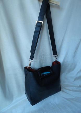 Очень удобная  вместительная сумка