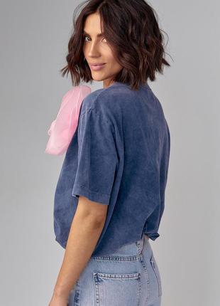 Женская футболка с объемным цветком4 фото