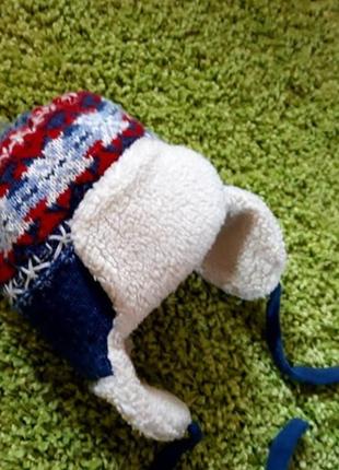 Тепла зимова шапка