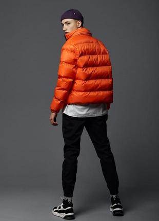 Короткая весенняя куртка-пуховик holla оранжевая7 фото