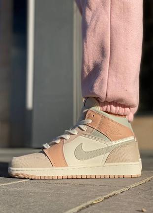 Женские кроссовки nike air jordan 1 retro mid milan скидка sale <unk> smb