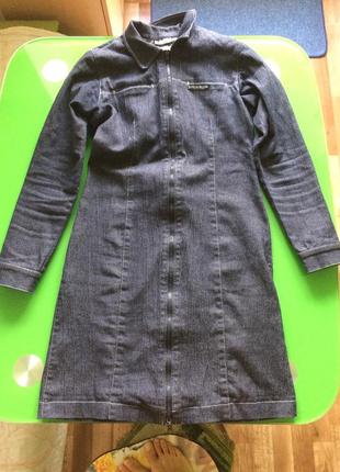 Джинсовое платье на молнии