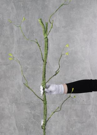 Штучна гілка з молодими листочками, 120 см. декоративна гілка преміум-класу для фотозон, інтер'єрів